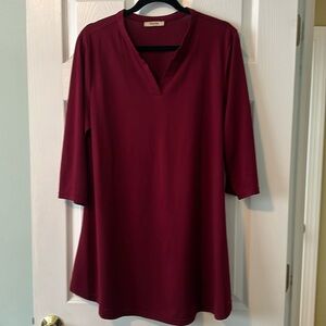 Cranberry color 3/4 sleeve tunic, good condition Sz XXL